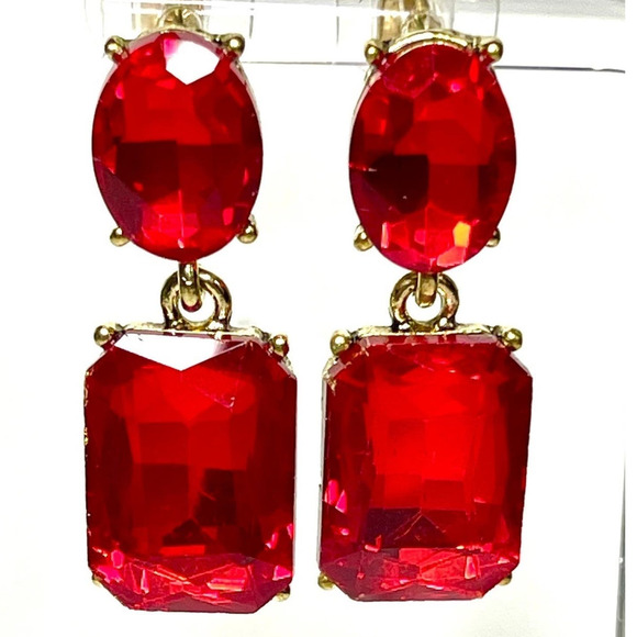 NEW Earrings Ruby Red Faceted Glass Pierced Dangle Drop Trendy Trend Jewelry M04 - Picture 1 of 4